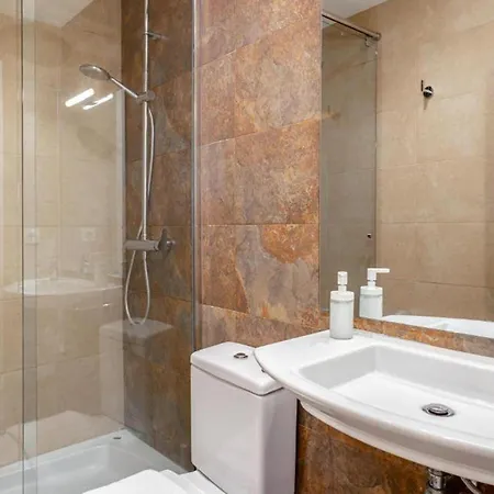 Апартаменты Amazing In With Kitchen *